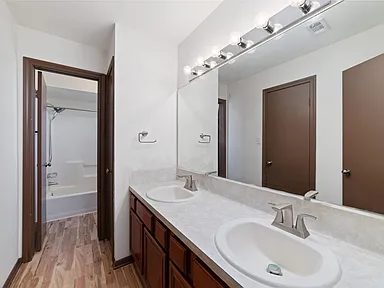 Nhà bán 3 phòng ngủ tại Sealy, TX - $669,000 - ảnh 7
