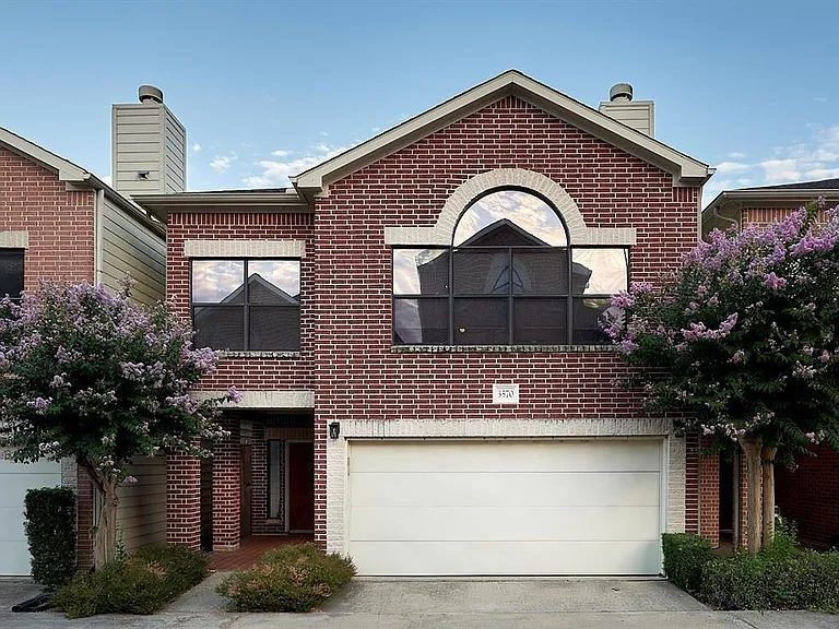 Nhà bán 4 phòng ngủ tại Houston, TX - $345,000