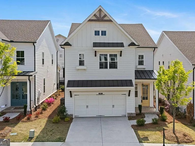 Nhà bán 3 phòng ngủ tại Cumming, GA - $569,000