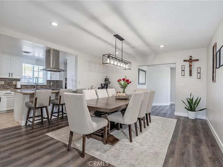 Nhà bán 4 phòng ngủ tại Anaheim, CA - $1,750,000 - ảnh 2