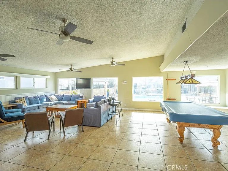 Nhà bán 2 phòng ngủ tại Huntington Beach, CA - $95,000 - ảnh 11
