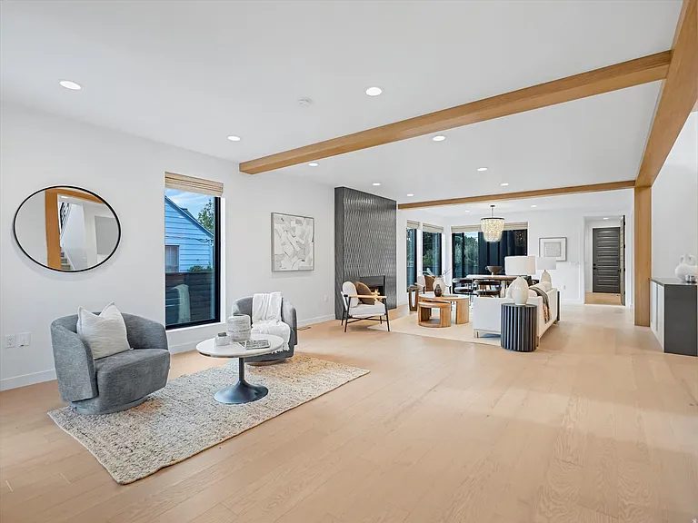 Nhà bán 6 phòng ngủ tại Millcreek, UT - $1,574,000 - ảnh 2