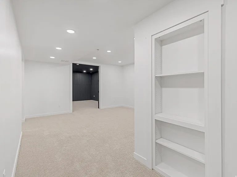 Nhà bán 6 phòng ngủ tại Millcreek, UT - $1,574,000 - ảnh 20