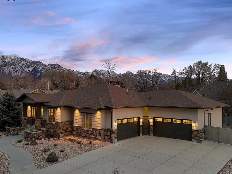 Nhà bán 6 phòng ngủ tại Holladay, UT - $1,975,000