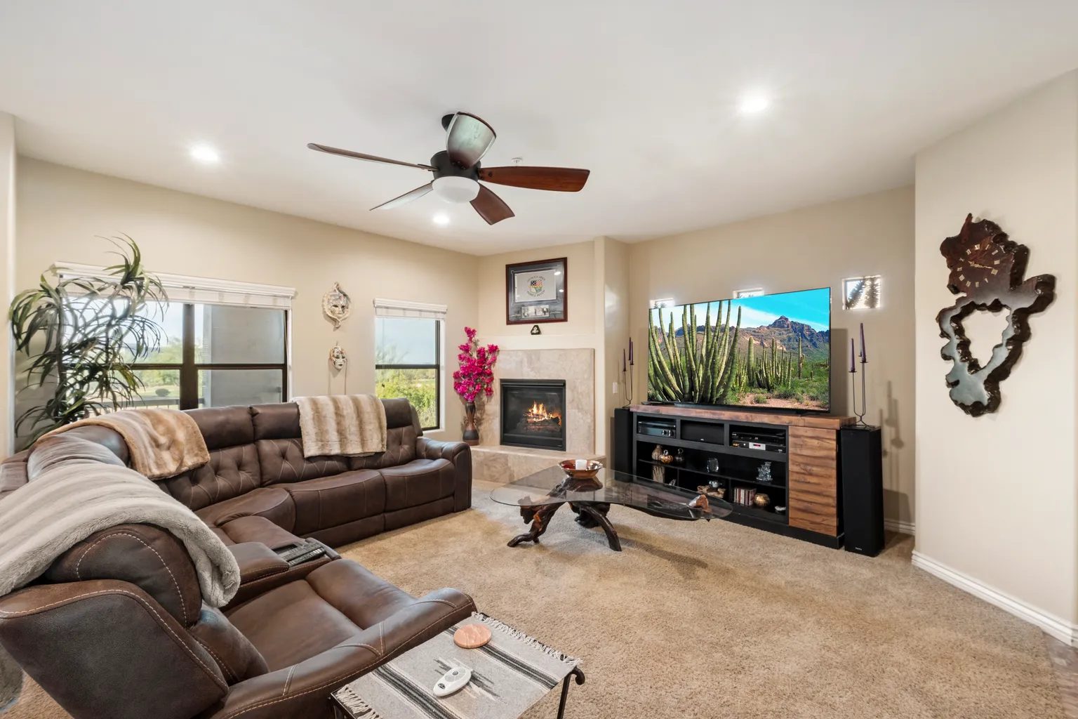 Nhà bán 3 phòng ngủ tại Phoenix, AZ - $625,000 - ảnh 2