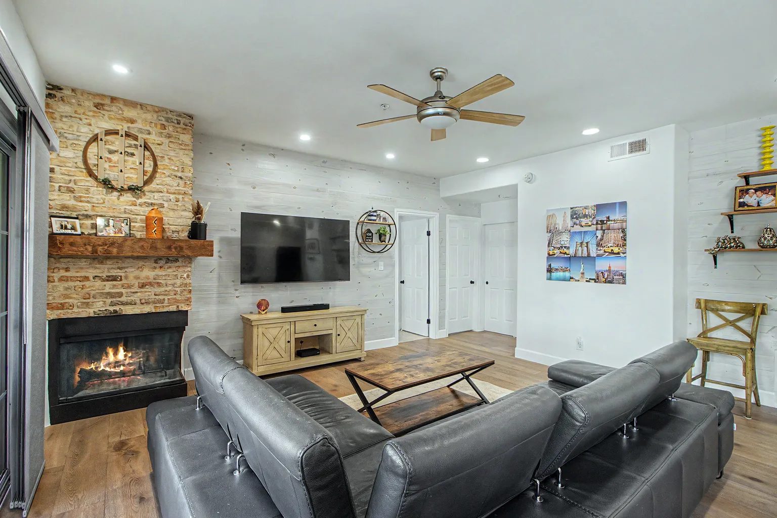 Nhà bán 2 phòng ngủ tại Scottsdale, AZ - $439,900 - ảnh 2