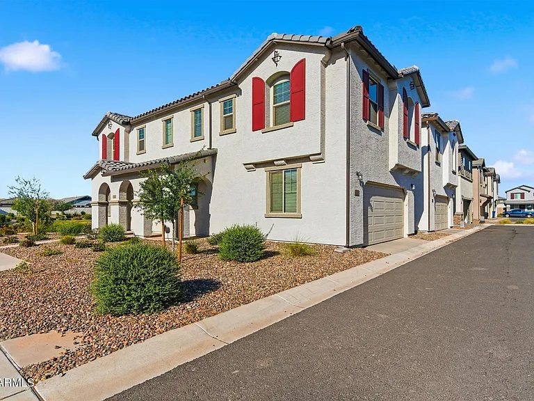 Nhà bán 4 phòng ngủ tại San Tan Valley, AZ - $415,000