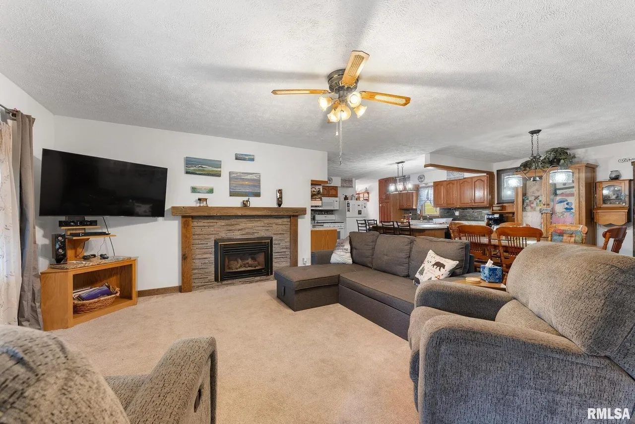 Nhà bán 5 phòng ngủ tại Aledo, IL - $399,999 - ảnh 4