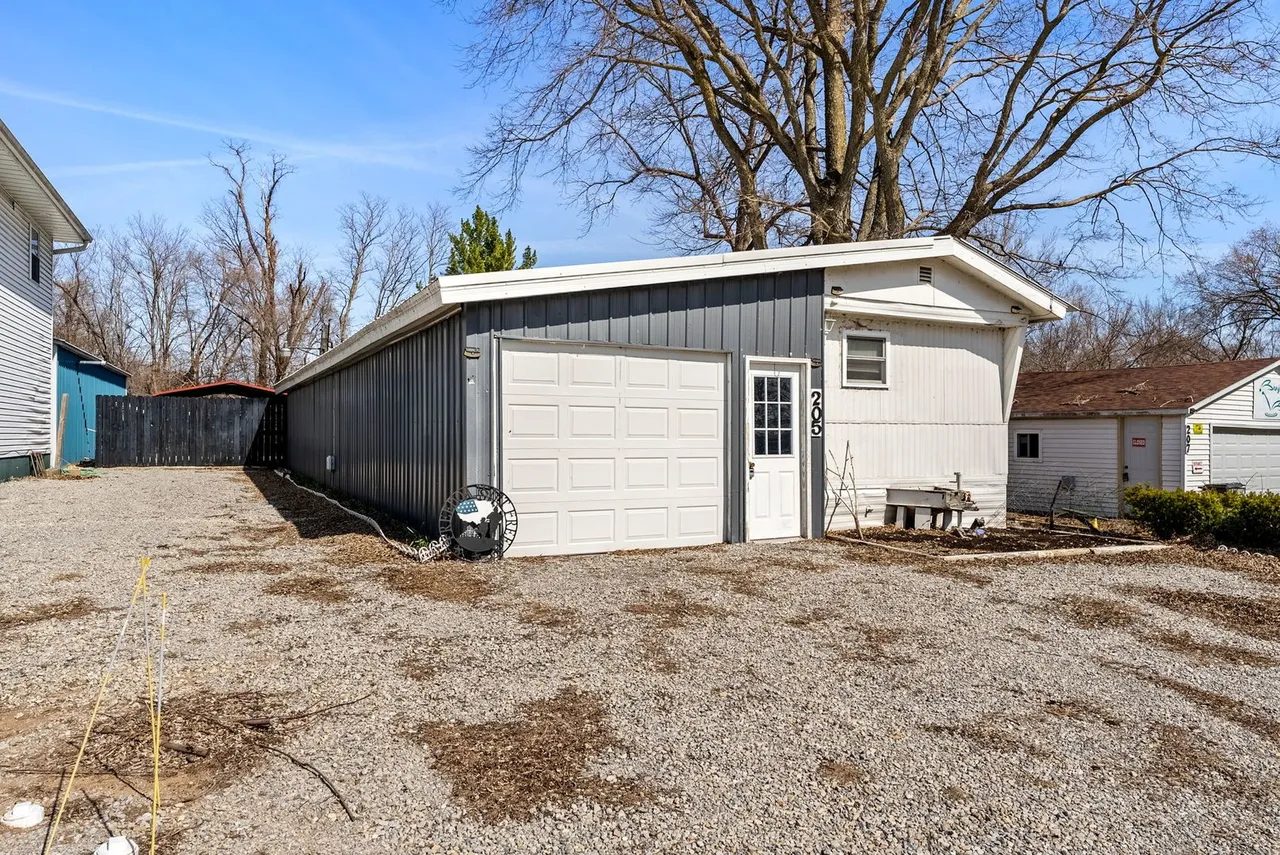 Nhà bán 2 phòng ngủ tại New Boston, IL - $48,000