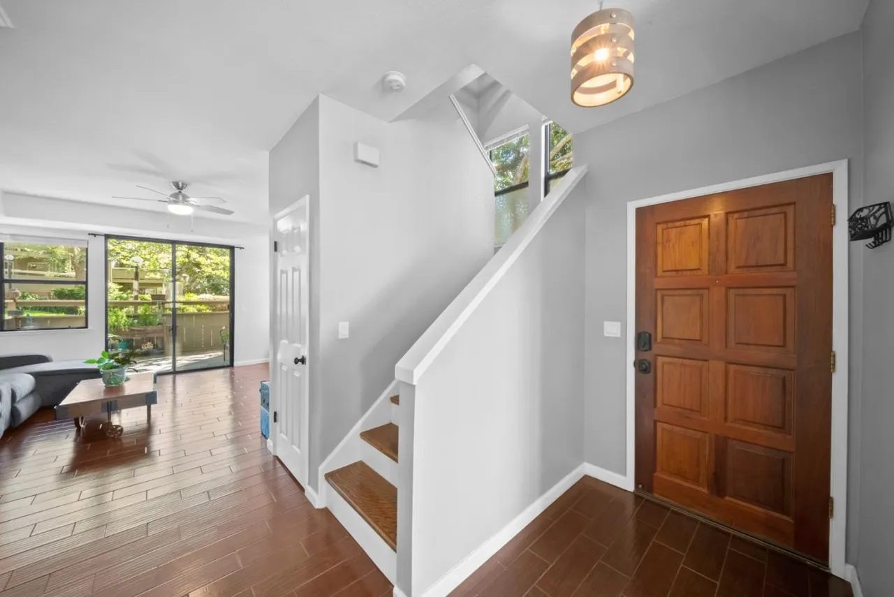 Nhà bán 2 phòng ngủ tại Scotts Valley, CA - $711,000 - ảnh 2