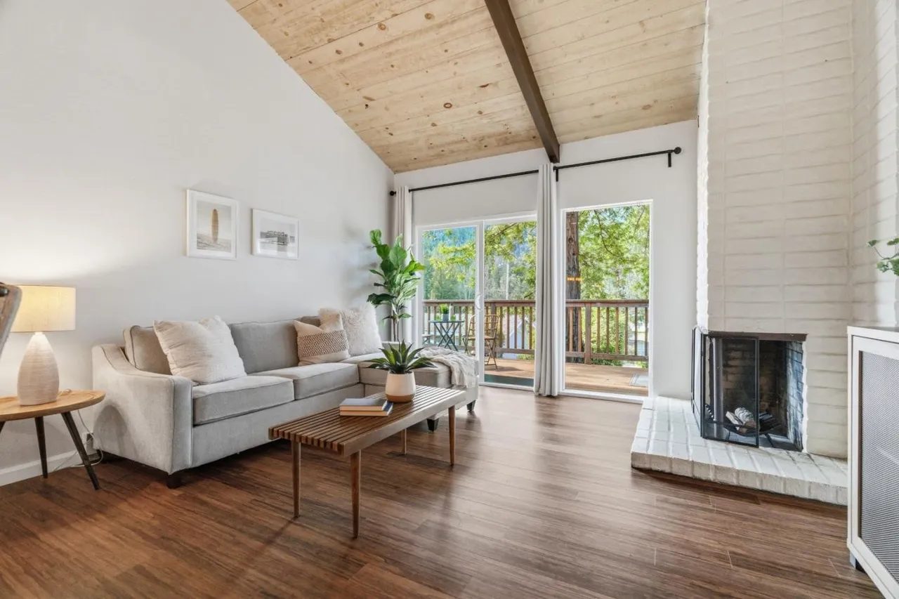 Nhà bán 2 phòng ngủ tại Boulder Creek, CA - $585,000
