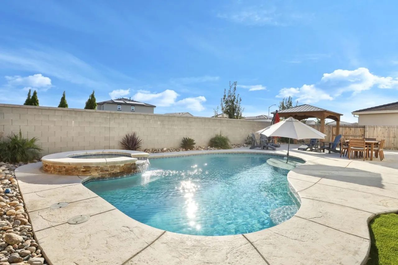 Nhà bán 5 phòng ngủ tại Manteca, CA - $710,000 - ảnh 13