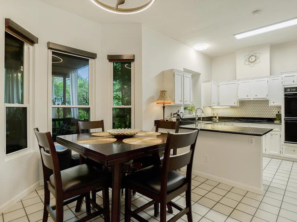Nhà bán 4 phòng ngủ tại Austin, TX - $555,000 - ảnh 8