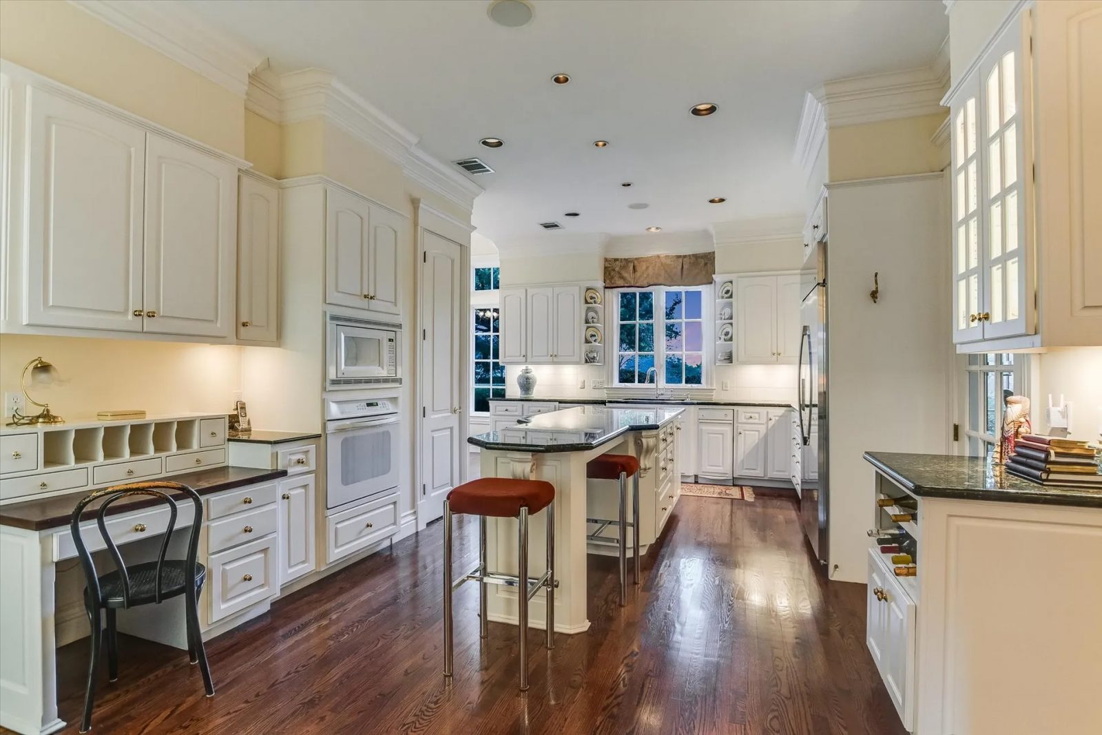 Nhà bán 3 phòng ngủ tại Austin, TX - $2,470,000 - ảnh 3