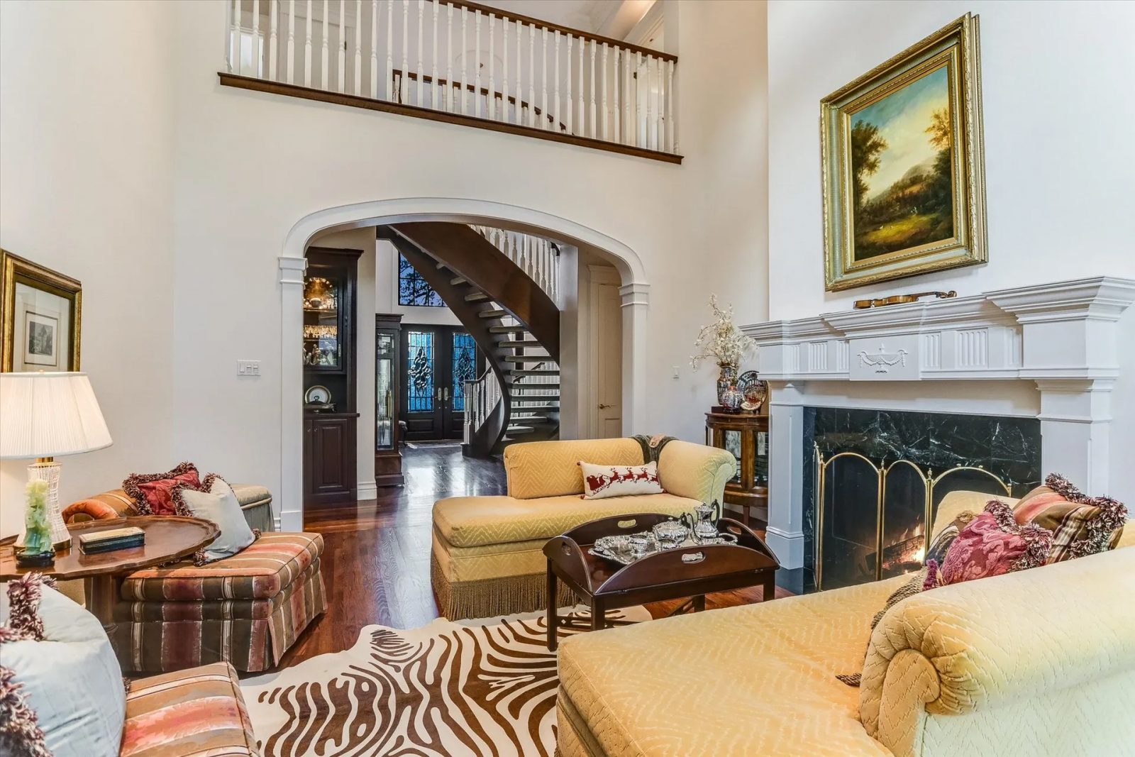 Nhà bán 3 phòng ngủ tại Austin, TX - $2,470,000 - ảnh 2