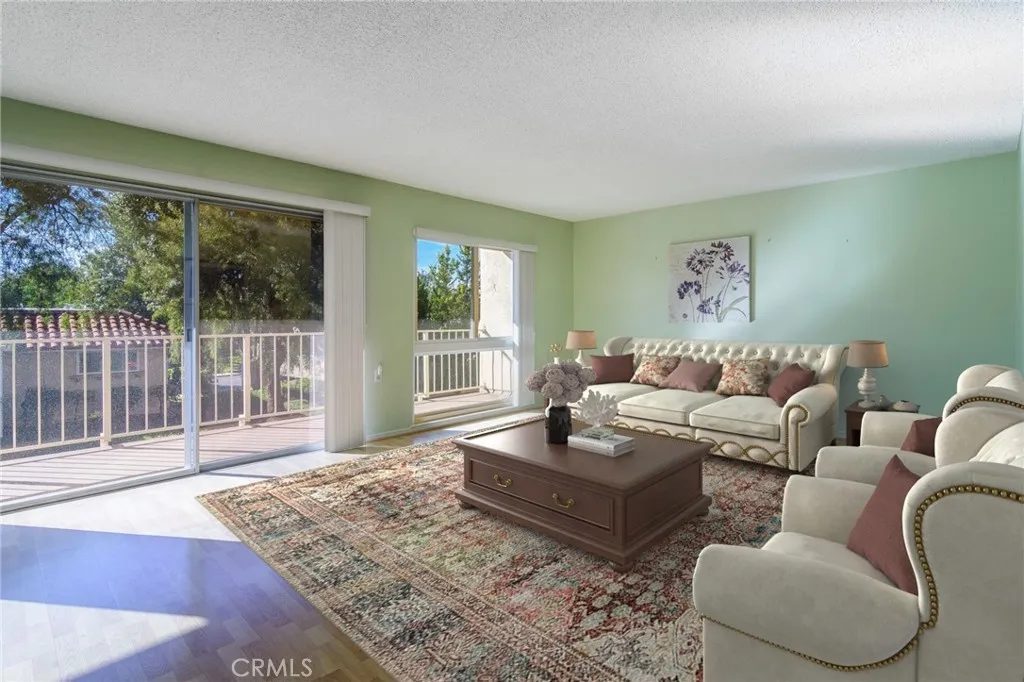 Nhà bán 2 phòng ngủ tại Laguna Woods, CA - $240,000 - ảnh 9