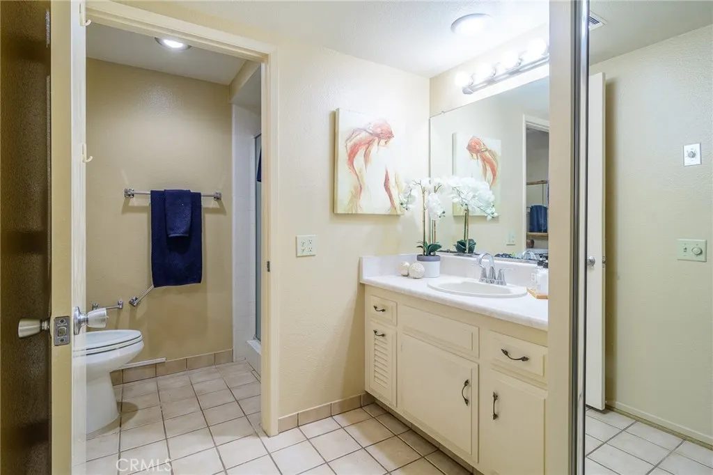 Nhà bán 2 phòng ngủ tại Laguna Woods, CA - $240,000 - ảnh 7