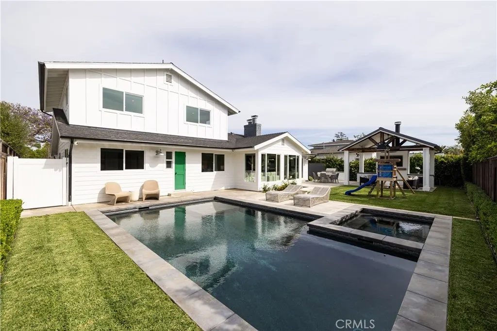 Nhà bán 5 phòng ngủ tại Newport Beach, CA - $4,650,000
