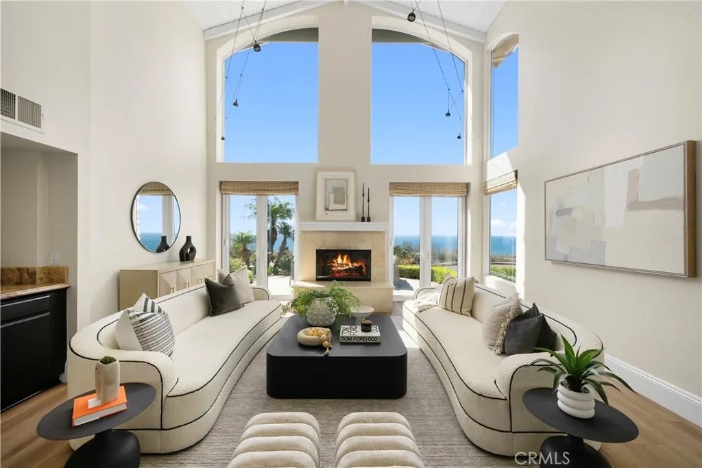 Nhà bán 4 phòng ngủ tại Laguna Beach, CA - $4,495,000