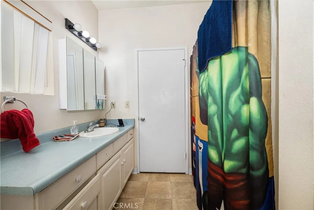 Nhà bán 3 phòng ngủ tại Bellflower, CA - $849,000 - ảnh 8