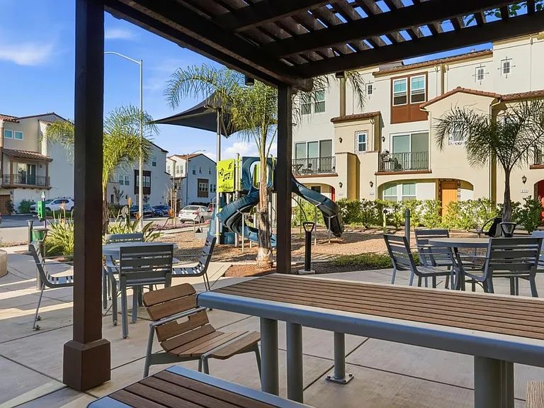 Nhà bán 3 phòng ngủ tại Morgan Hill, CA - $949,888 - ảnh 9