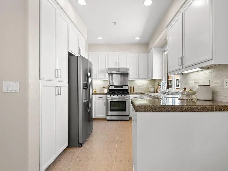 Nhà bán 4 phòng ngủ tại Santa Clara, CA - $1,500,000 - ảnh 5