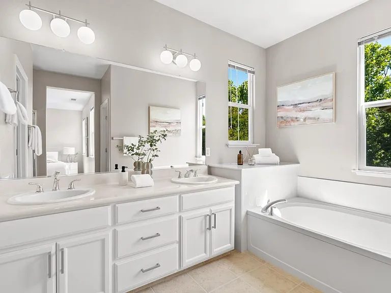Nhà bán 4 phòng ngủ tại Santa Clara, CA - $1,500,000 - ảnh 9