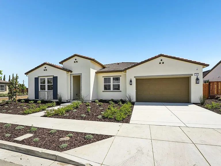 Nhà cho thuê 4 phòng ngủ tại Brentwood, CA - $1,207,932