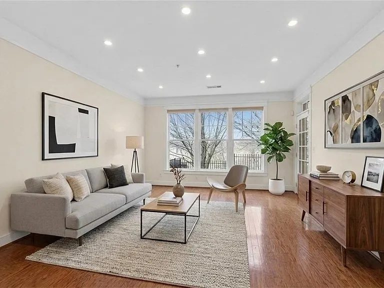 Nhà bán 2 phòng ngủ tại Atlanta, GA - $622,000