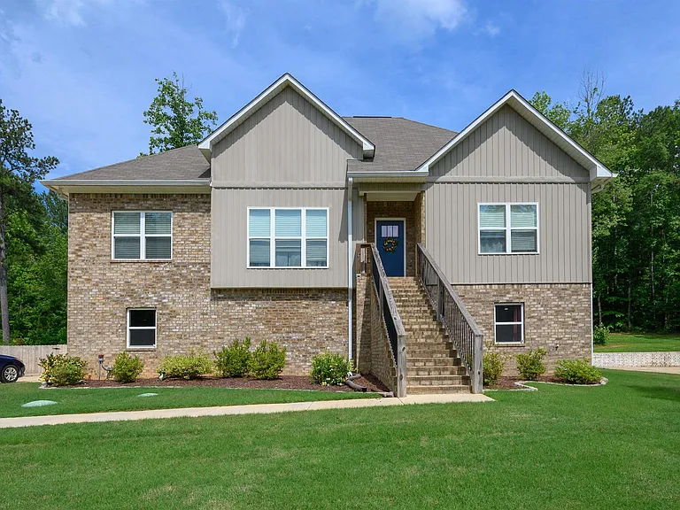 $355,000- Nhà bán 5 phòng ngủ Odenville, AL 35120